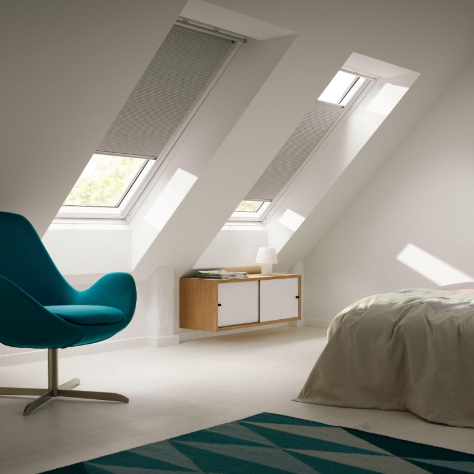 VELUX 550 x 980mm Manual Honeycomb Blackout Blind