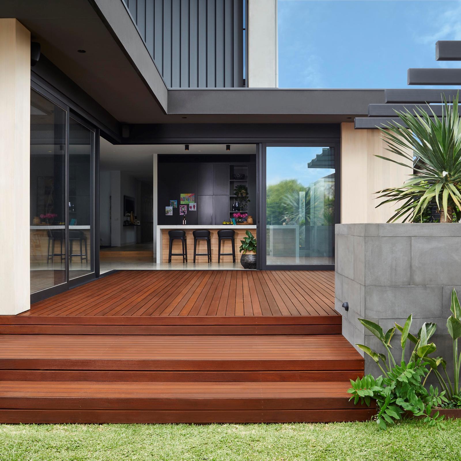 Intergrain 4L Natural UltraDeck Timber Decking Oil 6 Intergrain 4L Natural UltraDeck Timber Decking Oil