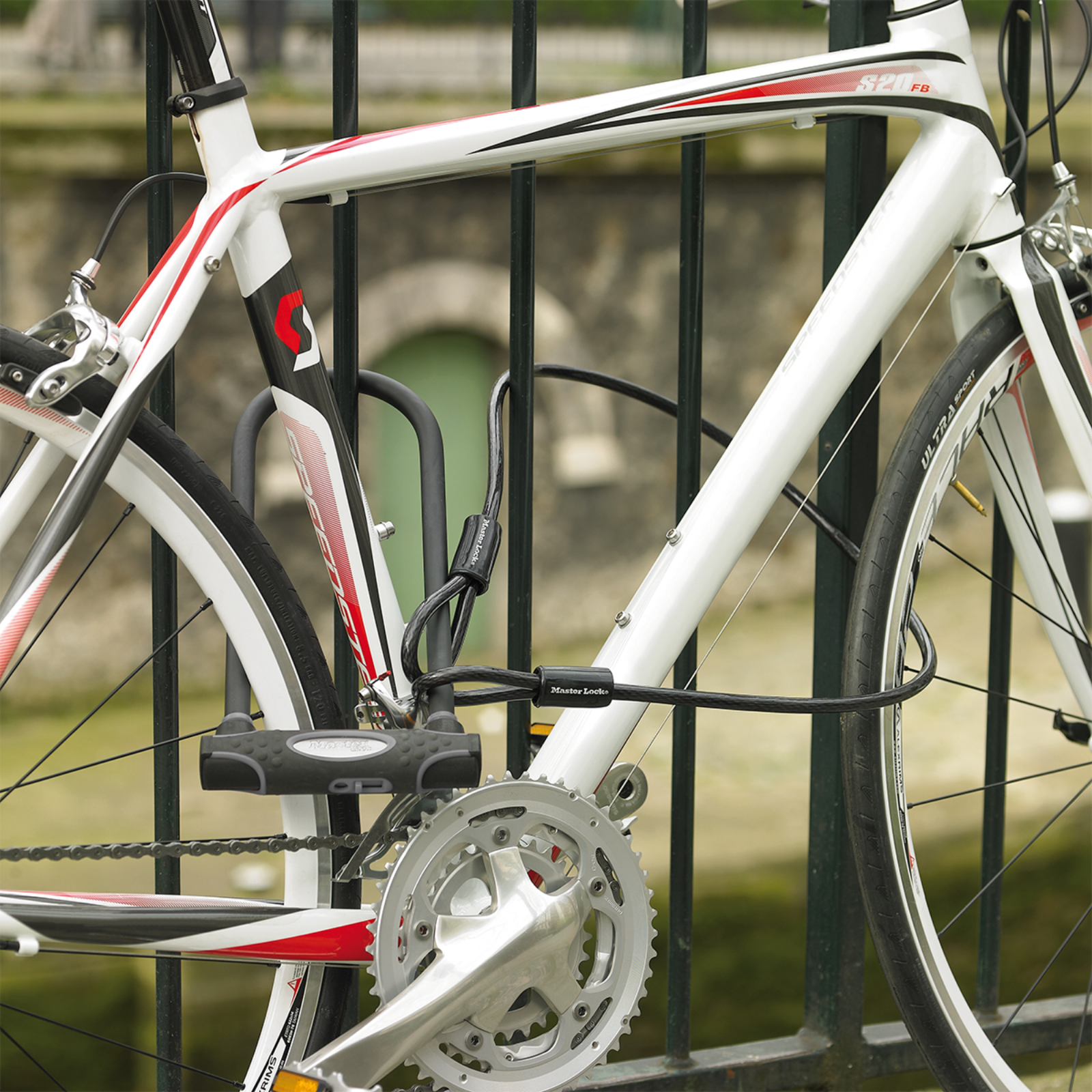 Master Lock 1.8m x 10mm Loop Ended Braided Steel Cable 7 Master Lock 1.8m x 10mm Loop Ended Braided Steel Cable