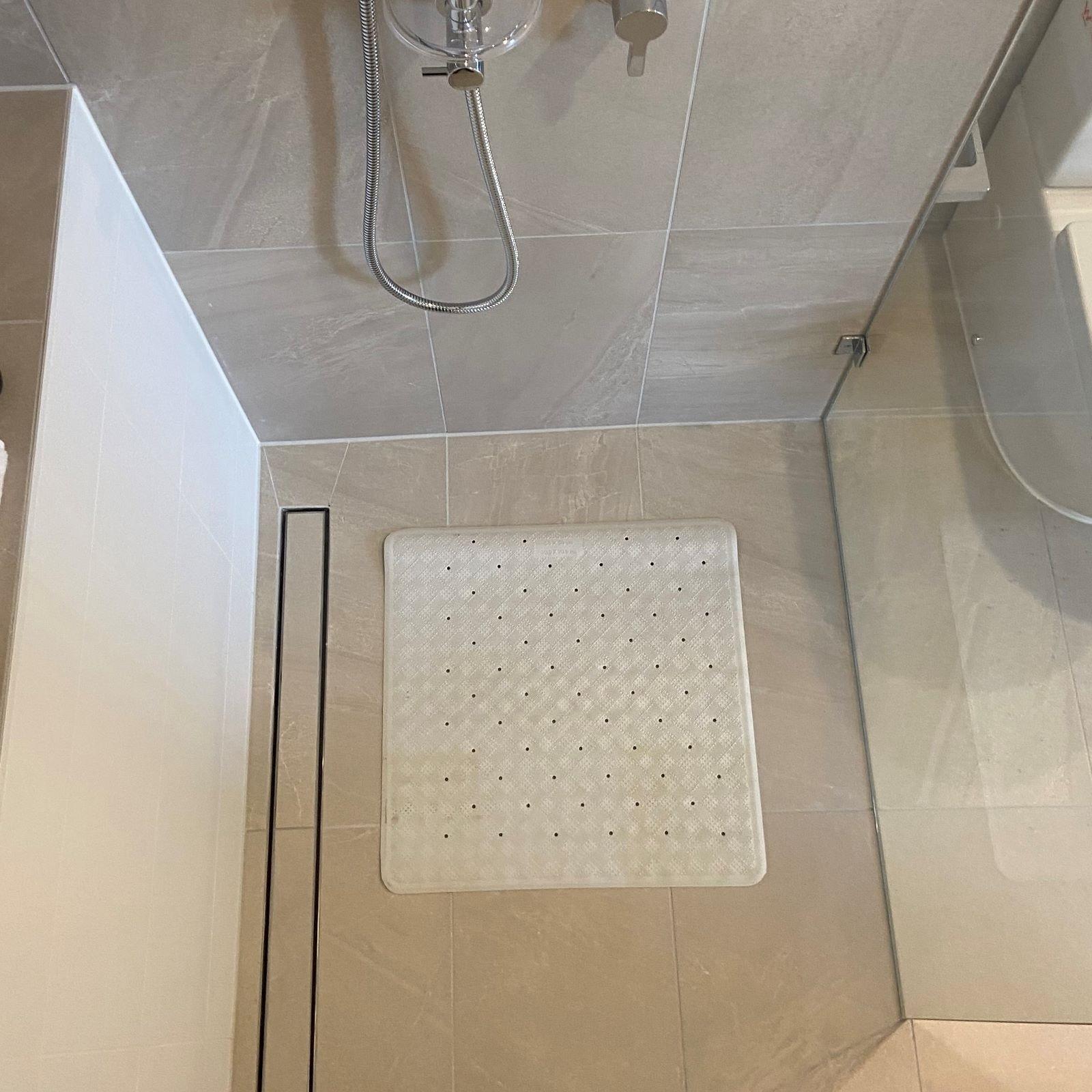 Barelli Non-Slip White Rubber Bath Mat - 53x53cm