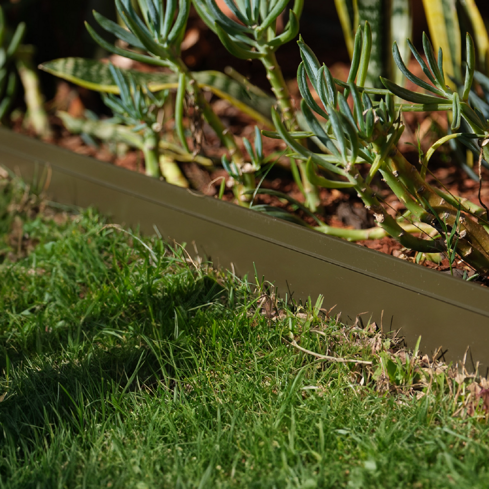 Tuff Edge 2m Olive Powder Coated Aluminium Garden Edge - 6 Pack