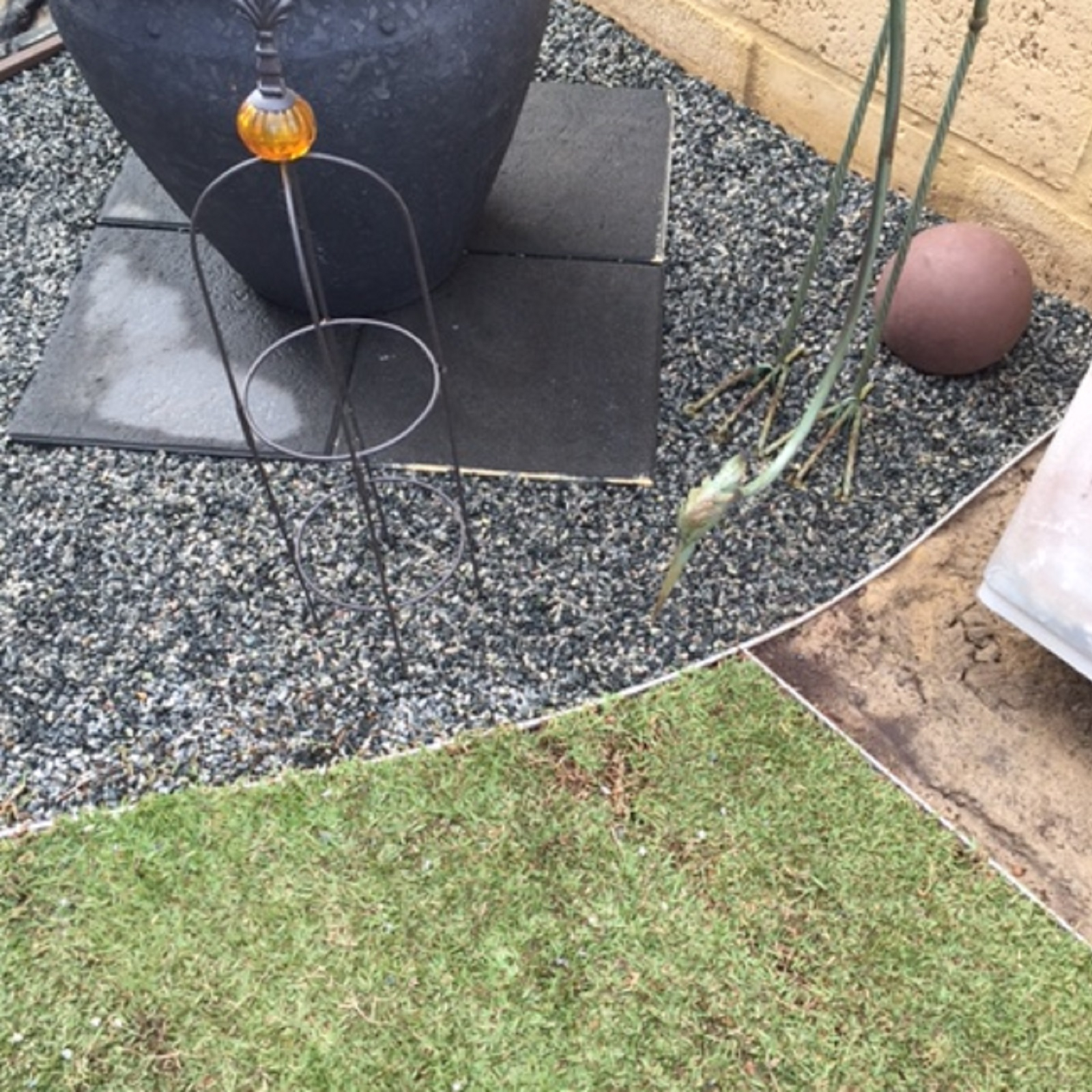 Tuff Edge 2m Olive Powder Coated Aluminium Garden Edge - 6 Pack 6 Tuff Edge 2m Olive Powder Coated Aluminium Garden Edge - 6 Pack