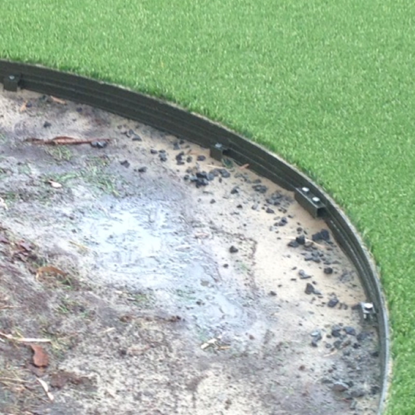 Tuff Edge 2m Olive Powder Coated Aluminium Garden Edge - 6 Pack 8 Tuff Edge 2m Olive Powder Coated Aluminium Garden Edge - 6 Pack