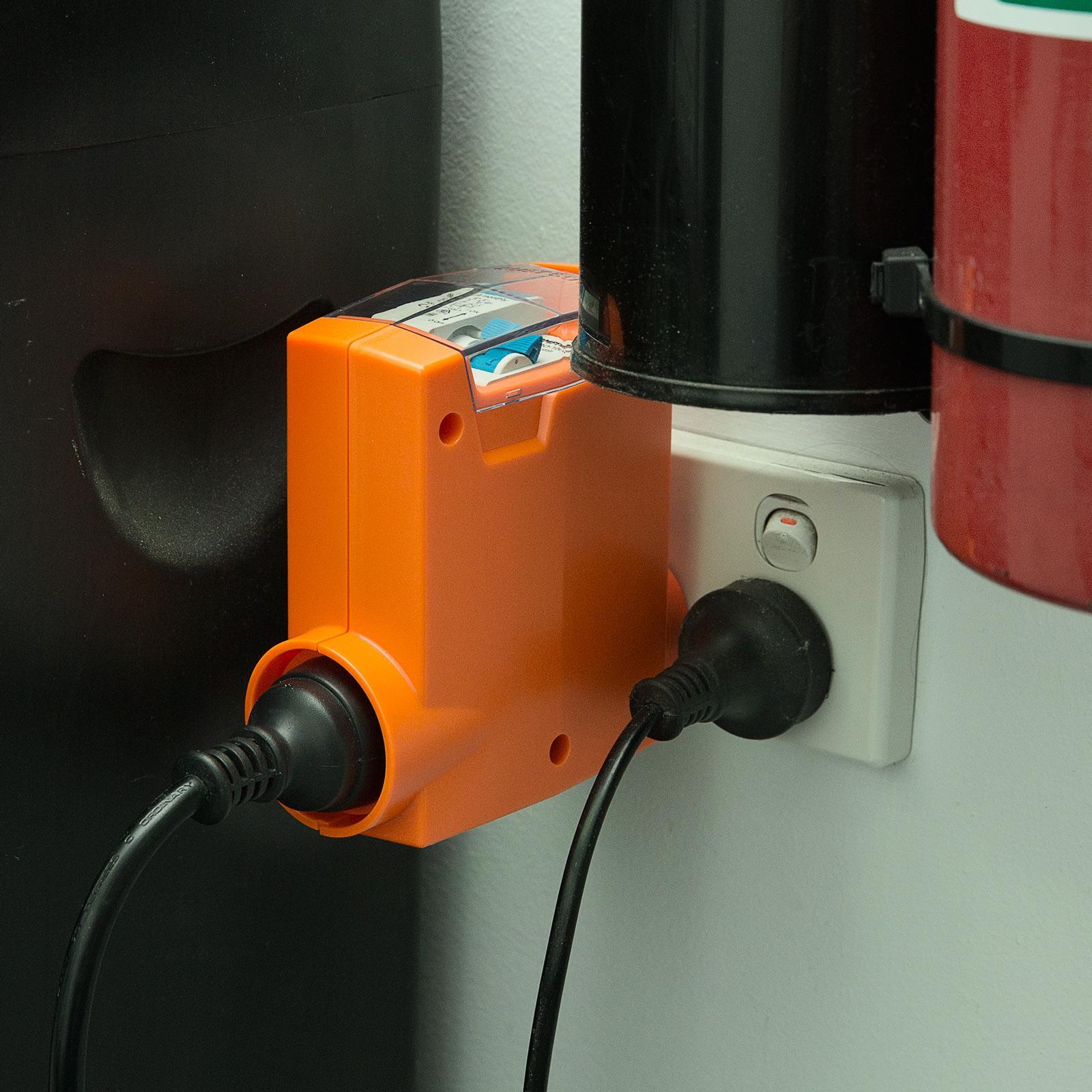 Ampfibian 15A To 10A Micro Compact Power Adaptor 4 Ampfibian 15A To 10A Micro Compact Power Adaptor